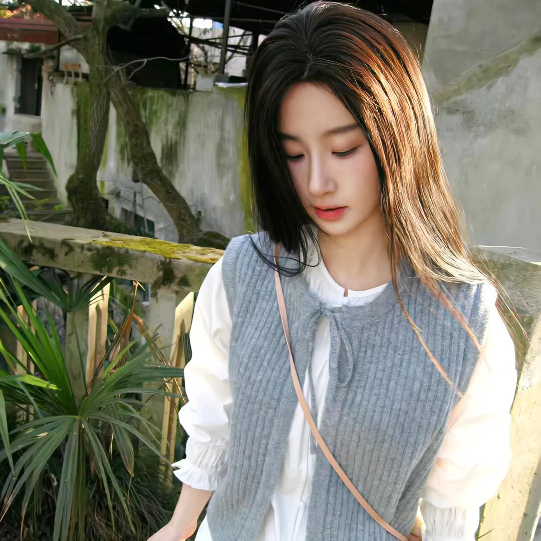 九顶假发的女孩